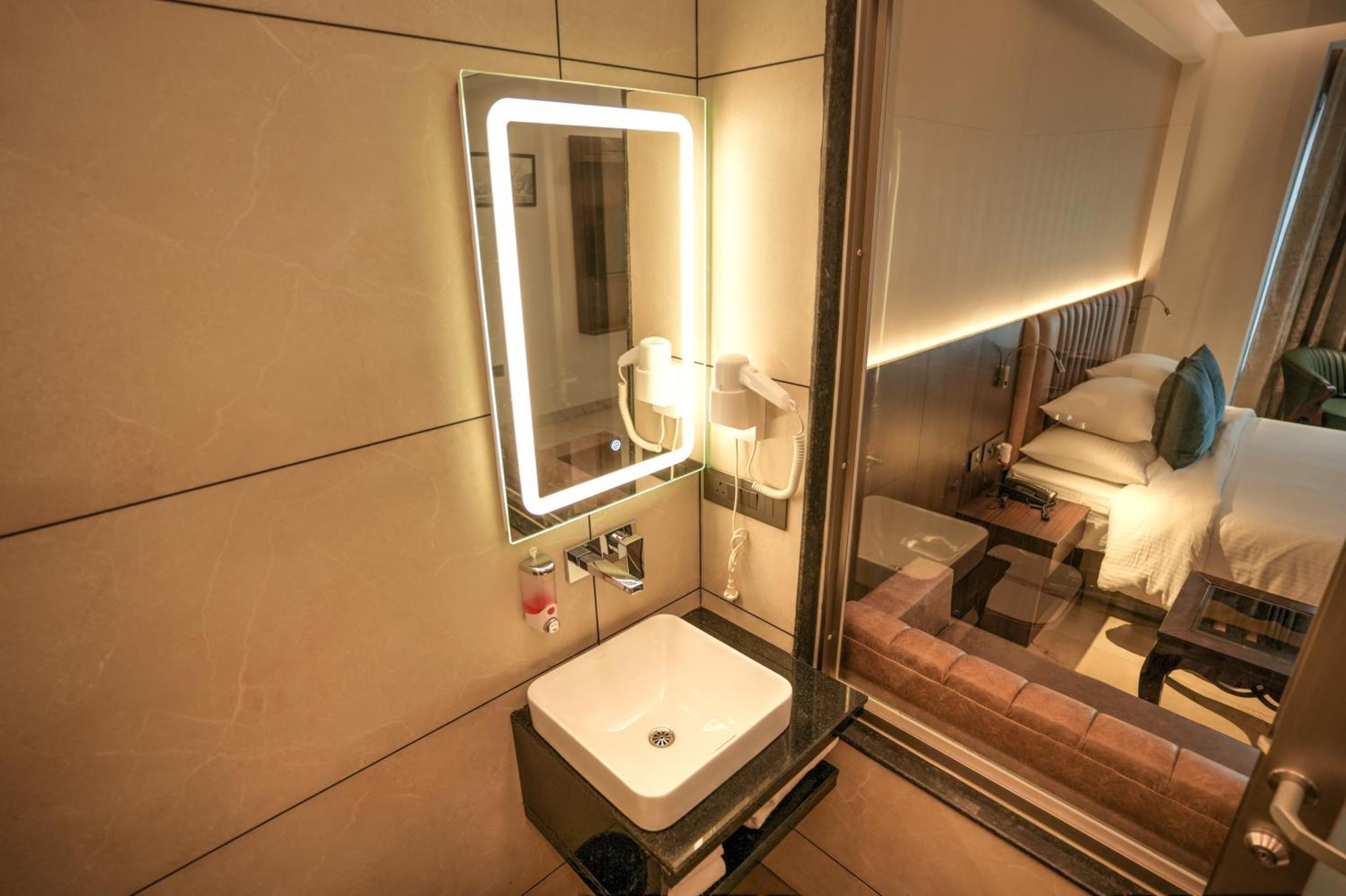 Rj Hotel - Managed By Atithi House Greater Noida Exterior foto