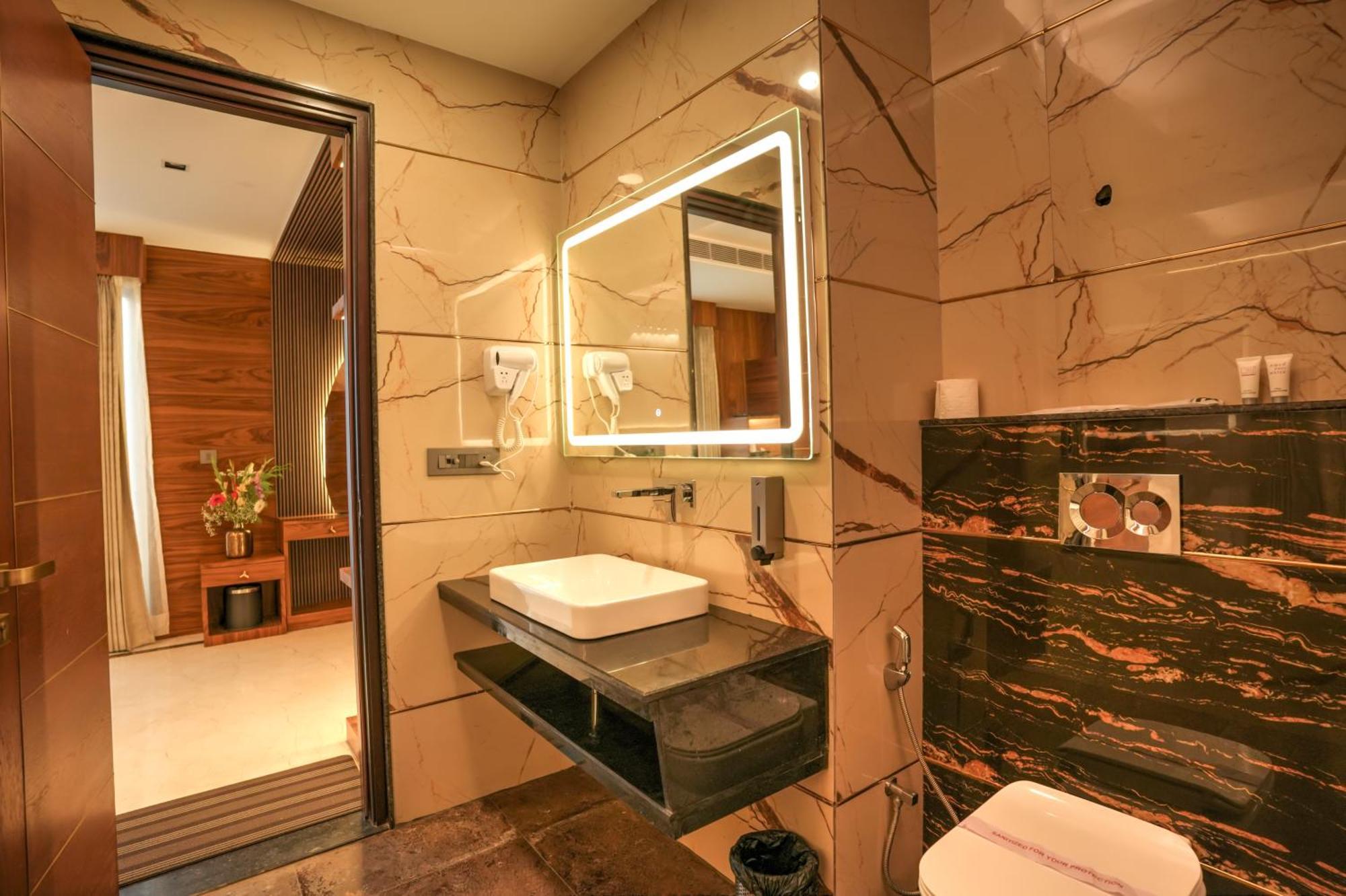 Rj Hotel - Managed By Atithi House Greater Noida Exterior foto